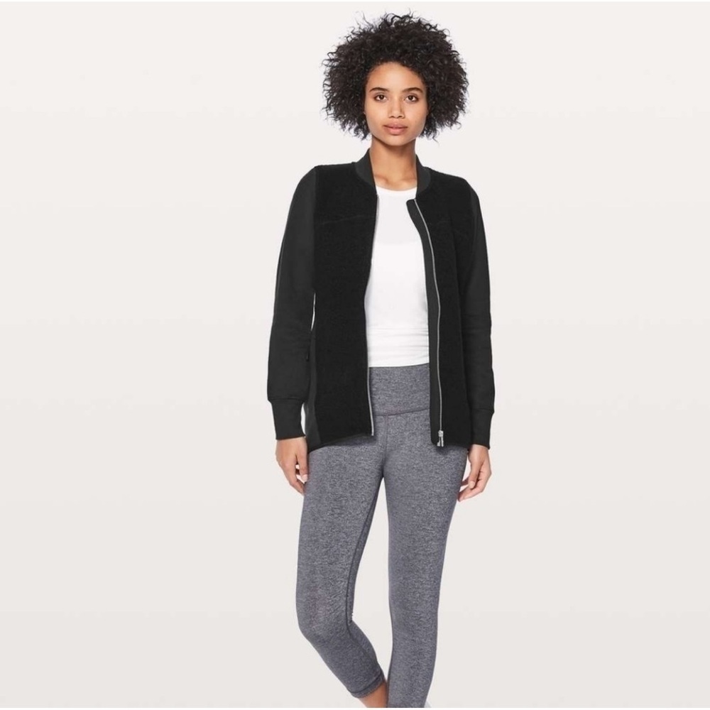 Lululemon Women's Black Stand Out Sherpa Jacket Full Zip Size: 8 - Picture 3 of 16